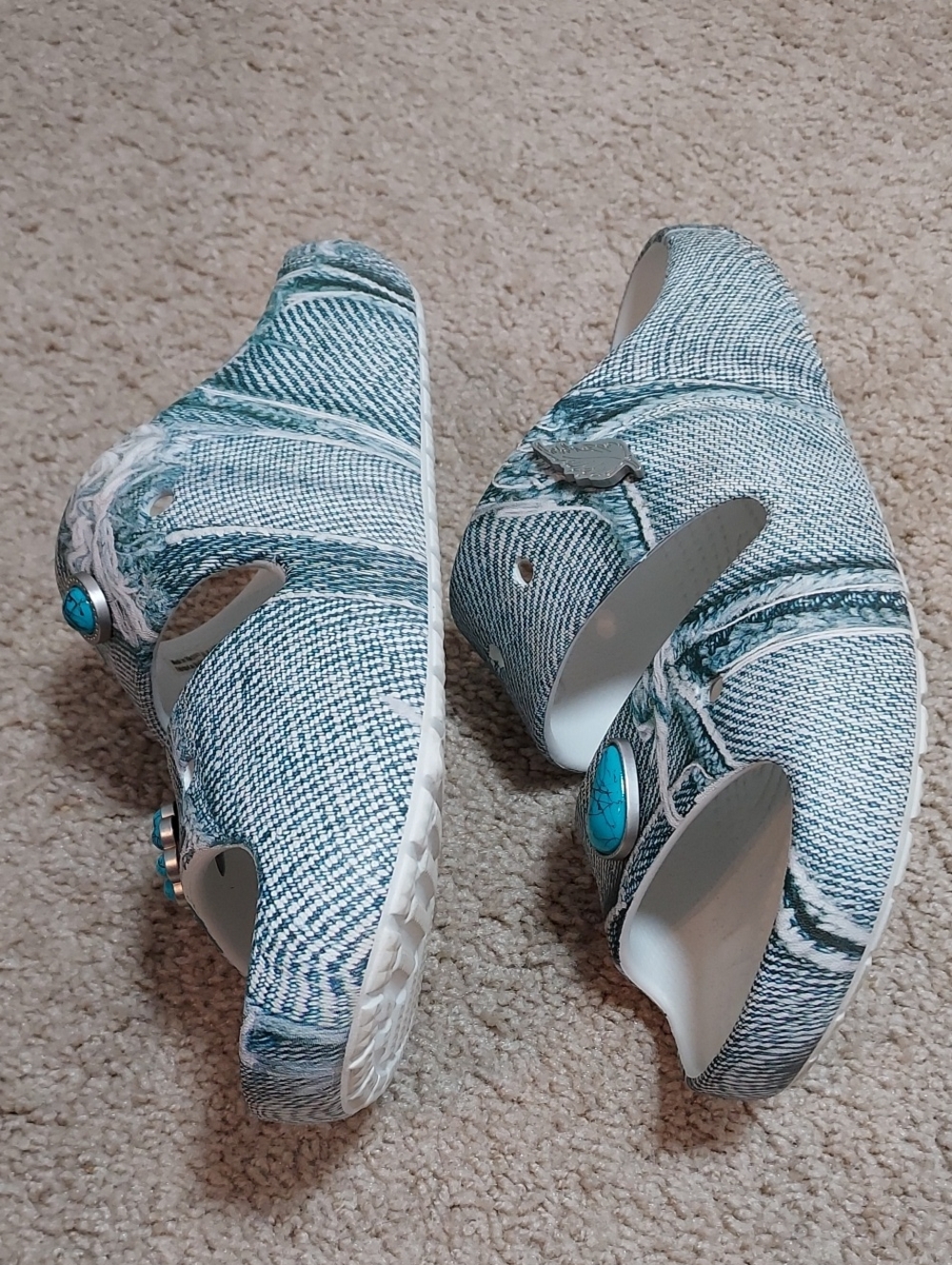 Crocs In Denim Pattern ( SIZE 10) - Picture 3 of 10